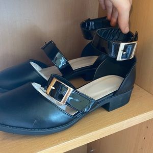 NEW! Jane Black Leather Buckle Flats Woman’s Size 39 (USA 8).